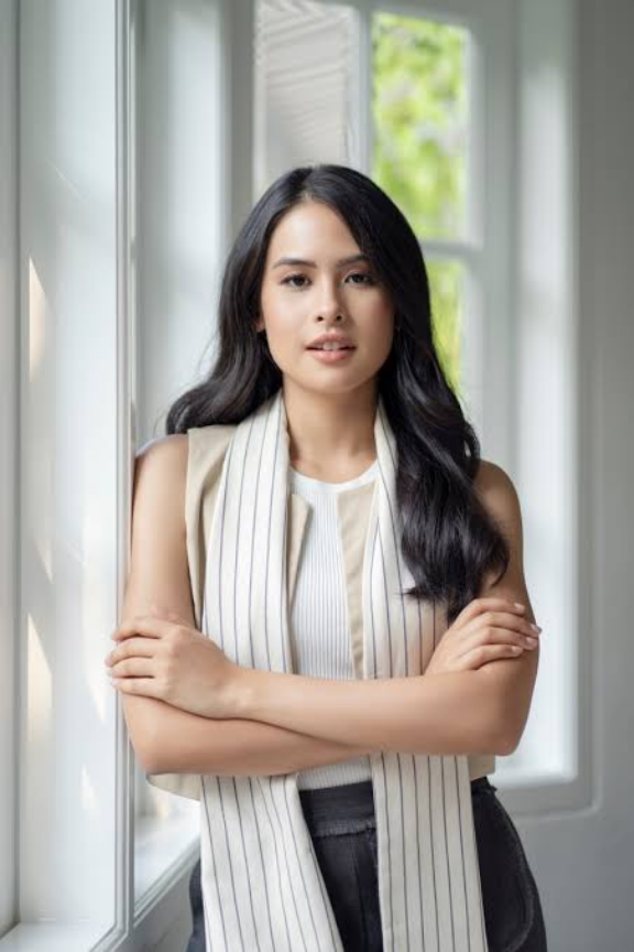 Foto Maudy Ayunda
